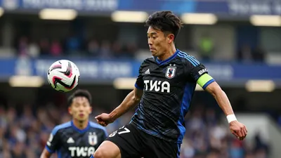 Crystal Palace Hold Talks with Tomiyasu for Permanent Contract