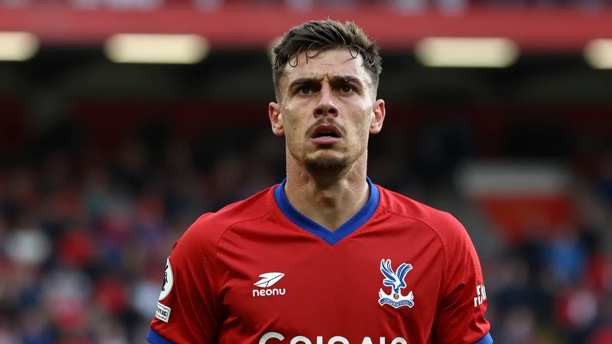 Everton beat Crystal Palace 2-0 on opening day